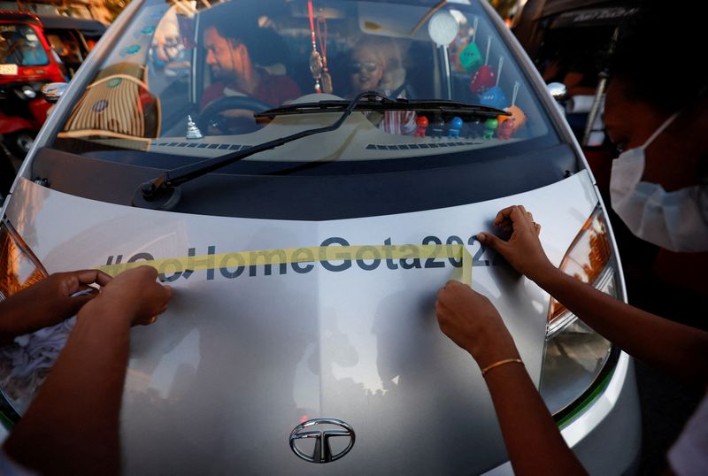 Explainer-Sri Lanka’s reluctance to tap IMF helped push it into an economic abyss
