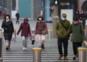 China pledges support for economy to boost markets