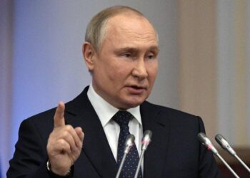 Putin is inching towards his nukes, threatening to annihilate the world if he fails to capture Ukraine, says foreign affairs expert