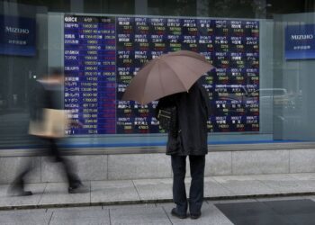 World equities rise on bounce in U.S., European markets
