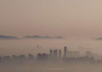 S.Korea bond futures fall on ‘big-step’ rate hike fear