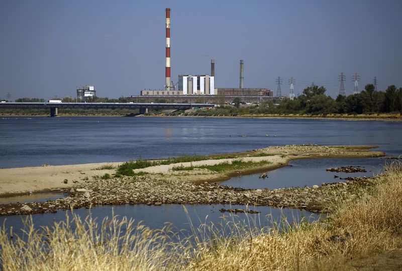 Poland’s PGNiG seeks arbitration over Gazprom gas overpayments