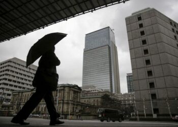 Helped by weak yen, Japan remains top creditor nation with record net external assets