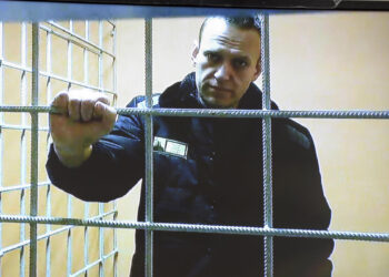 Transfer of Putin critic Navalny causes alarm: ‘Sometimes people die on the road’