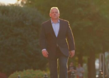 Former investigator: White House called rioter during Jan. 6 attack