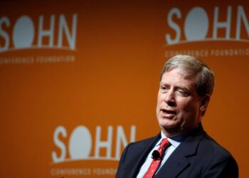 Investor Druckenmiller sees U.S. falling into recession next year