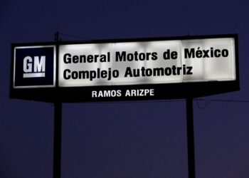 GM outsells Toyota in U.S. as industry braces for brakes on demand