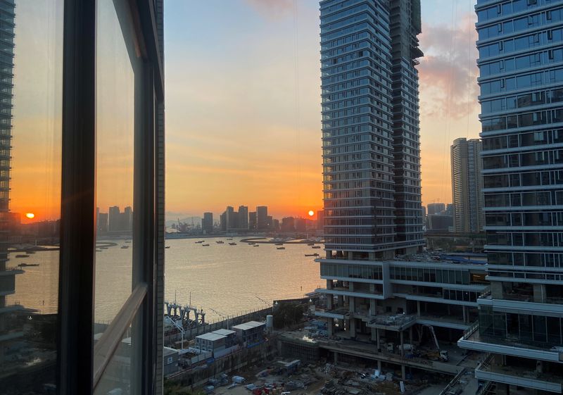 China’s holiday home sales fall 37.7% y/y