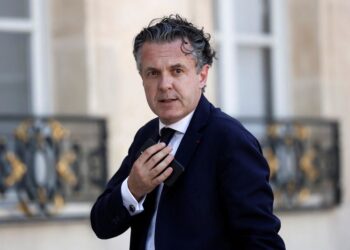 French government favours raising taxes on private jets -minister