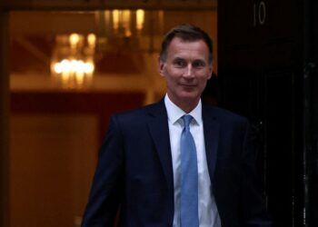 UK finance minister Hunt vows to win back financial market trust