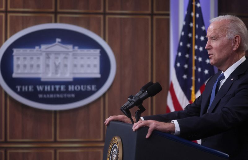 U.S. appeals court temporarily blocks Biden’s student loan forgiveness plan