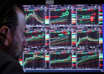 Sovereign bond market turmoil to spill well into next year: Reuters poll