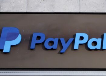 PayPal’s “prudent” revenue growth forecast cut sinks shares