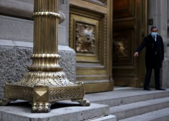 Chile central bank likely to start easing cycle in April