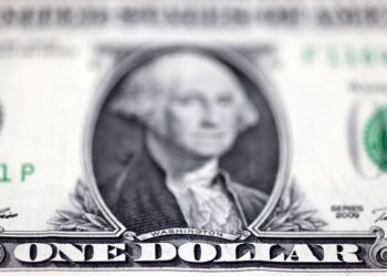 Dollar rises as inflation pressures persist; FOMC meeting in focus