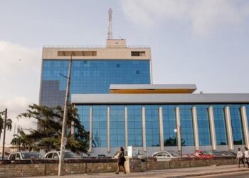 Ghana announces external debt payment suspension, slipping into default