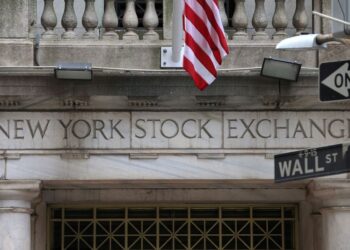 Tech stock rebound faces doubters with earnings season ahead