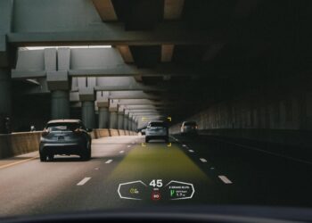 Holographic HUD Company Envisics Scores Multi-Million New Investments