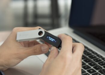 Ledger launches browser extension to improve crypto wallet connectivity