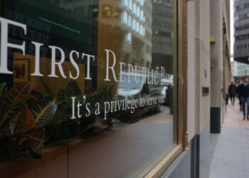 Credit Suisse faces crucial weekend with its future in balance