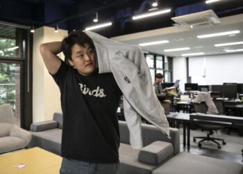 SEC clamps down on Coinbase and Tron, while Do Kwon is arrested overseas