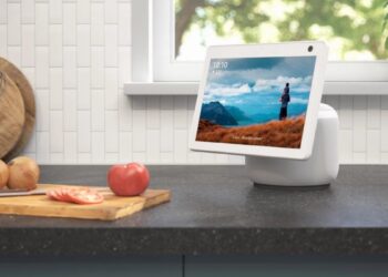 Amazon now lets T-mobile customers make and receive calls via an Alexa-enabled device