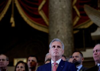 US House speaker weighs Republican-only debt ceiling move as Biden proves immovable