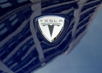 Tesla nominates co-founder JB Straubel to board