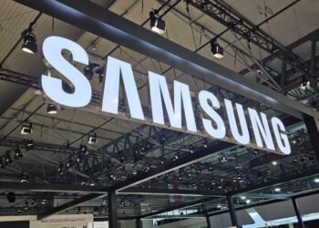 Samsung cuts memory chip production as it hits worst quarterly profit since 2009 