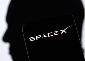 SpaceX gets US regulatory green light for debut Starship flight to space