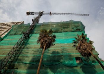 Peru’s GDP declines 0.63% in Feb, beats expectations