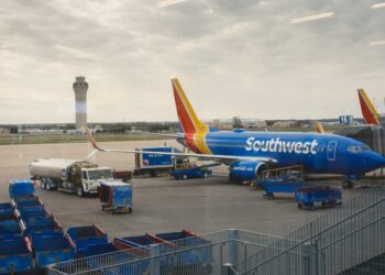 Southwest Airlines resumes operations after briefly halting takeoffs due to a ‘technical issue’