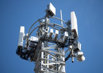 5G Networks And COVID-19 Coronavirus: Here Are The Latest Conspiracy Theories