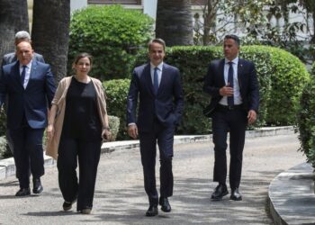 Greek party leaders to meet for coalition talks, open way for new elections