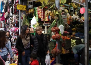 Peru’s inflation rate dips slightly in May but still above forecast