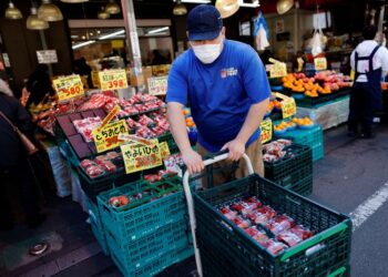 Japan April wages rise after spring labour talks