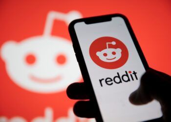 Reddit CEO doubles down on attack on Apollo developer in drama-filled AMA