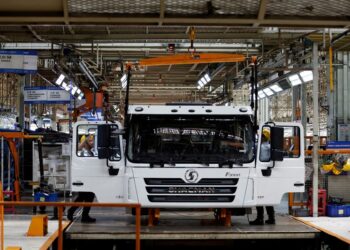 Major banks cut China 2023 GDP forecasts as recovery falters