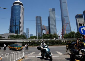 S&P cuts China GDP forecast as calls for stimulus intensify