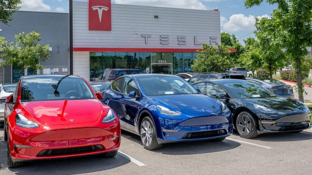 Tesla Sets Quarterly Delivery Record, Aided By Price Cuts