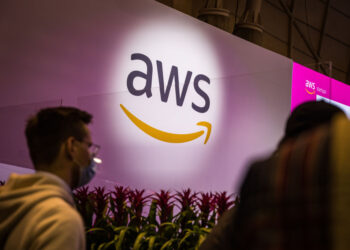 AWS launches new healthcare-focused services, powered by generative AI