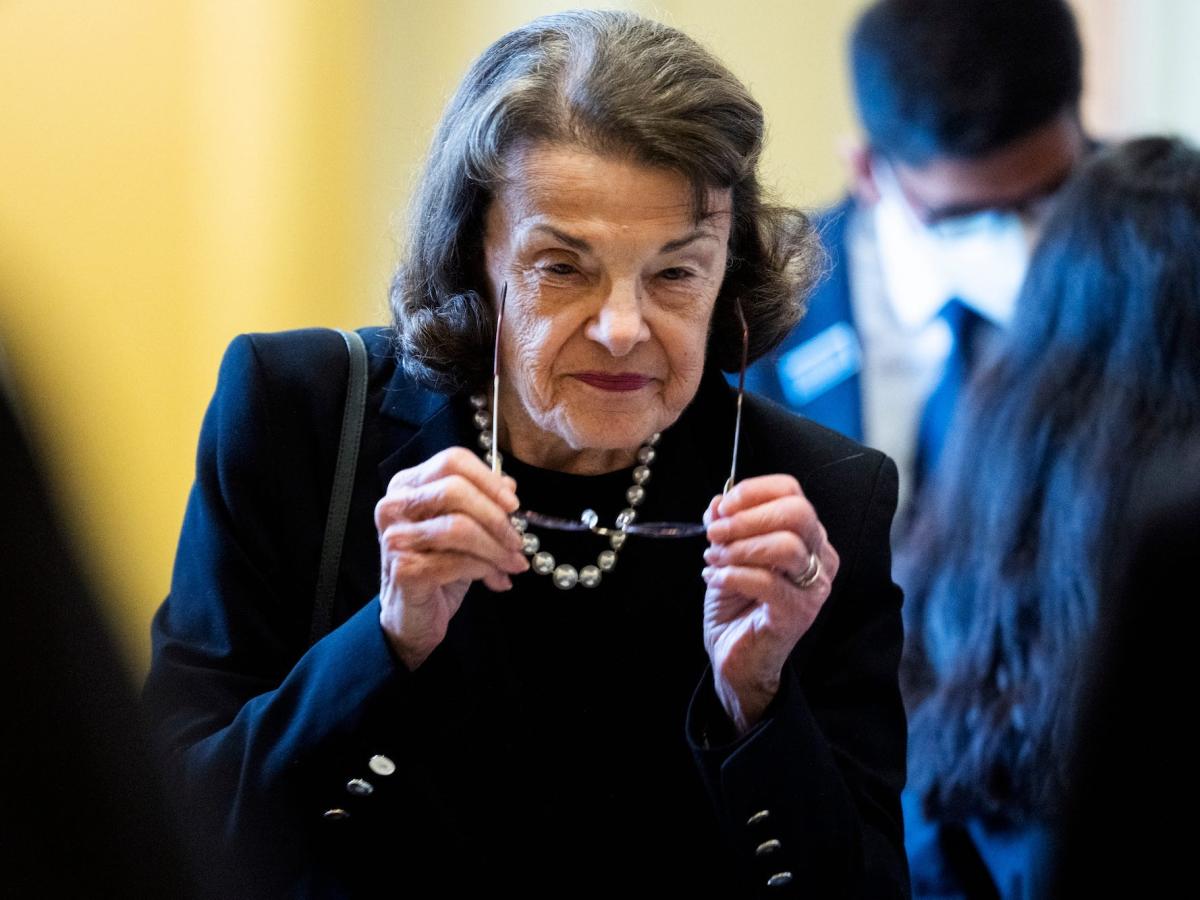 A confused Dianne Feinstein tried to give a speech in the middle of a Senate hearing vote and was told to ‘just say aye’ instead