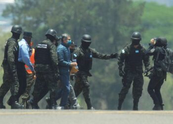 Honduras prosecutors accuse two ex-presidents of diverting public funds to campaigns