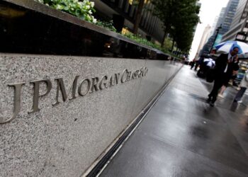 Major US banks show profit boost, but some caution from consumers