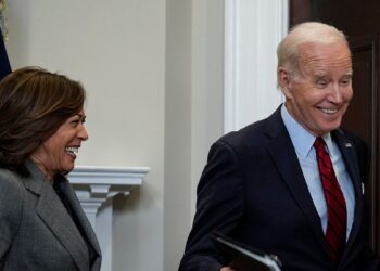 Fact Check: Biden Ordered FBI Agents To Make ‘Knock and Talk’ Visits to Homes of Over 100K Trump Supporters?