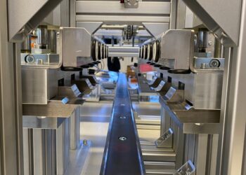 Smart upcycling machine dissects batteries to save them