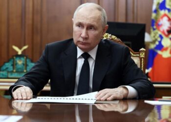 Moscow denies reports Vladimir Putin suffered a heart attack