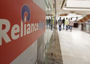 India’s Reliance readies credit card debut