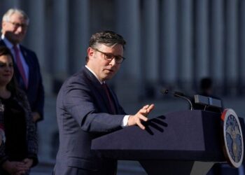 US Congress tries to overcome partisan logjam to avert government shutdown