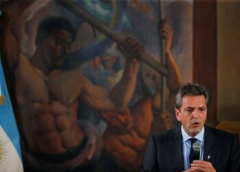 Analysis-Argentina’s Peronists seek rebirth from ashes of economic crisis